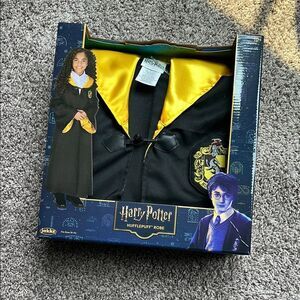 NWT Warner Bros. Hufflepuff Costume with Black and Yellow Accents